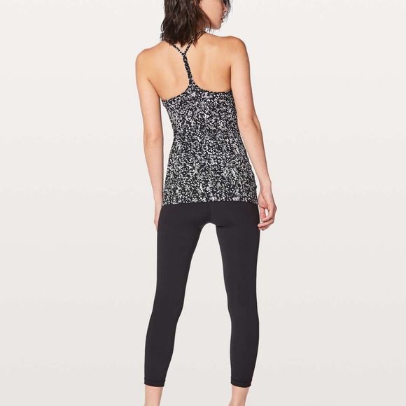 Lululemon power pose tank size 10 - Picture 2 of 8
